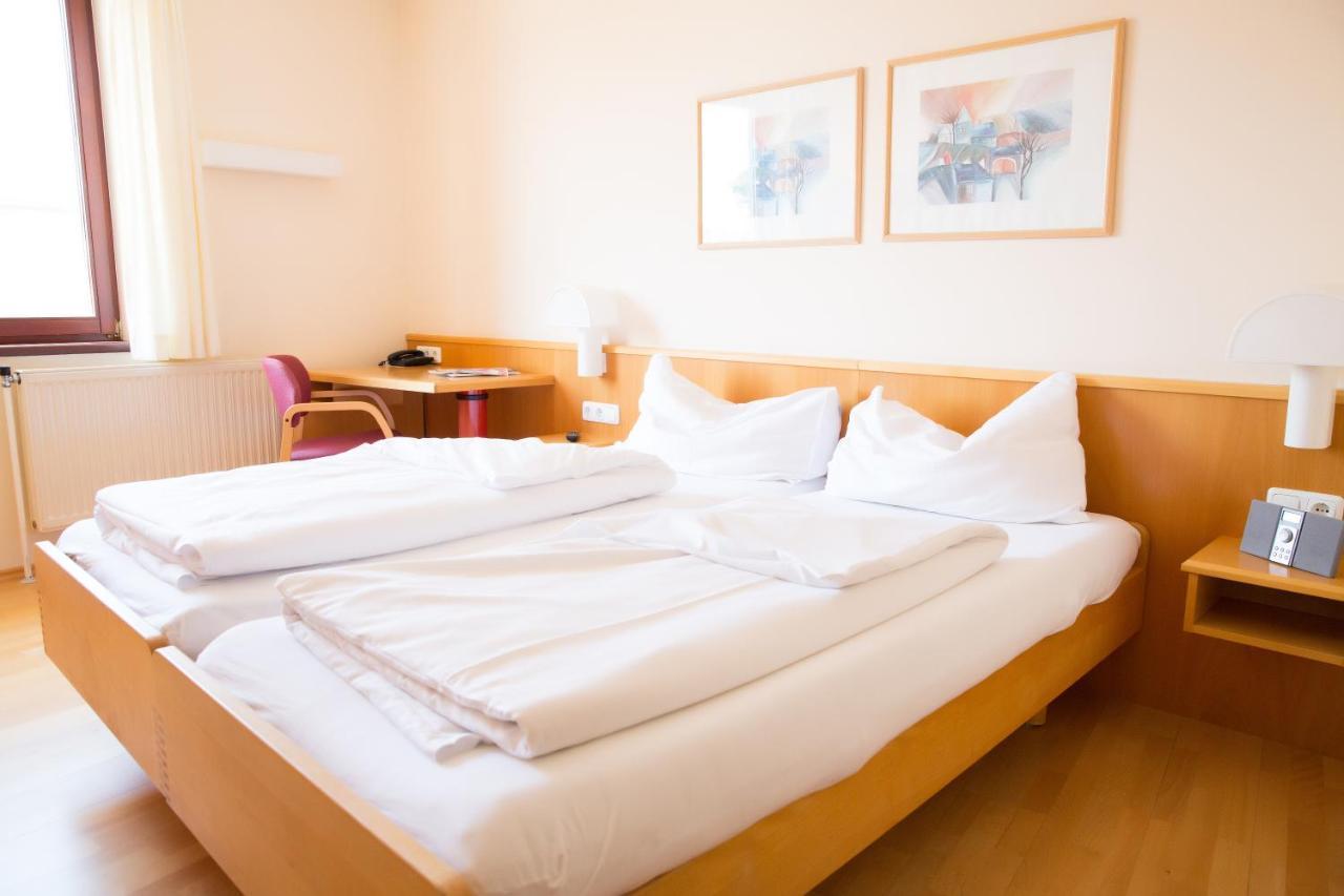 Das Reinisch Just Rooms Schwechat Exterior foto