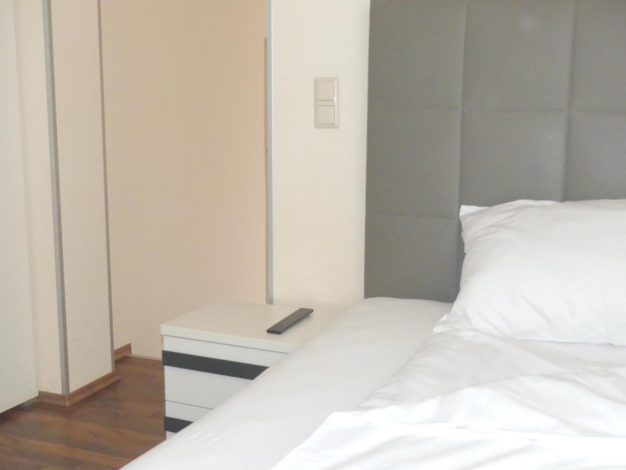 Das Reinisch Just Rooms Schwechat Exterior foto