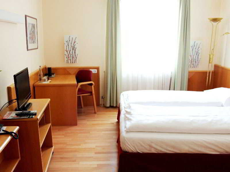 Das Reinisch Just Rooms Schwechat Exterior foto